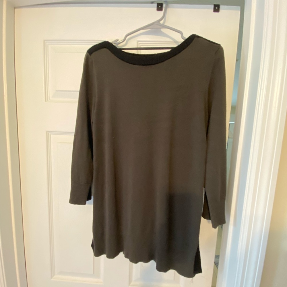 Cable and Gauge tunic top. 3/4 sleeves.